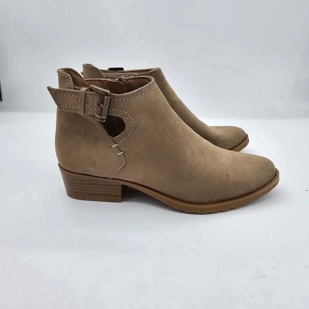 NIB Style & Co. Mabel Womens Taupe Almond Toe Faux Suede Ankle Boots Size 6.5